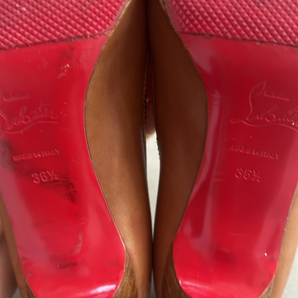 CHRISTIAN LOUBOUTIN CAMPUS Tasseled Platform Tan Leather Pump - Picture 7 of 7